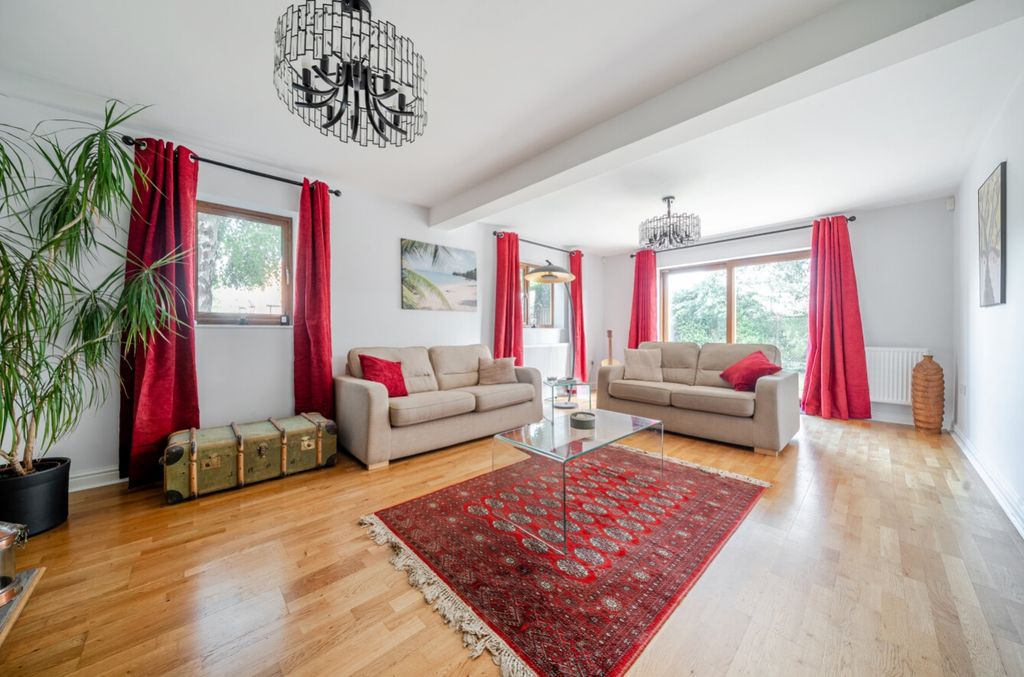 Property photo 2 of 38 1525695-9-1A0ce2ee98A6E