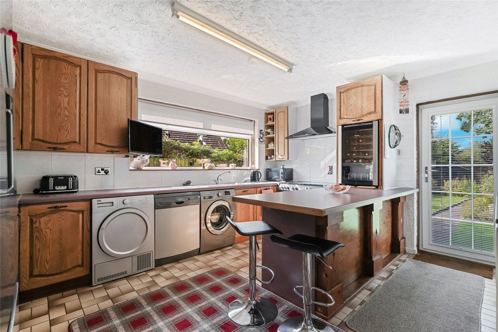 Property photo 3 of 32 Picture No. 05