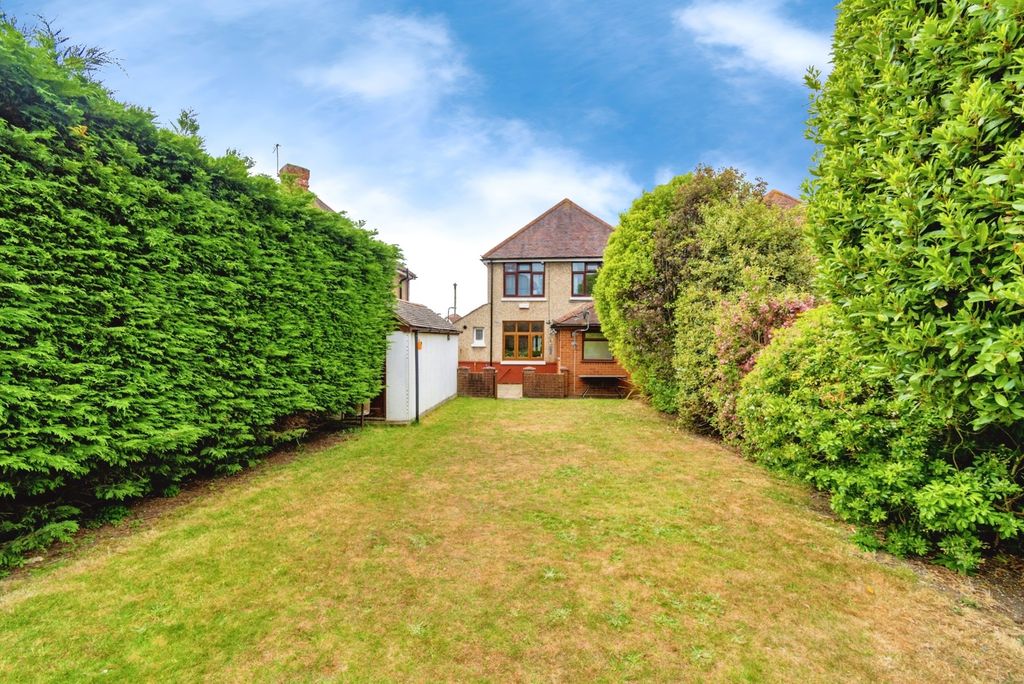 Property photo 2 of 17 Photo
