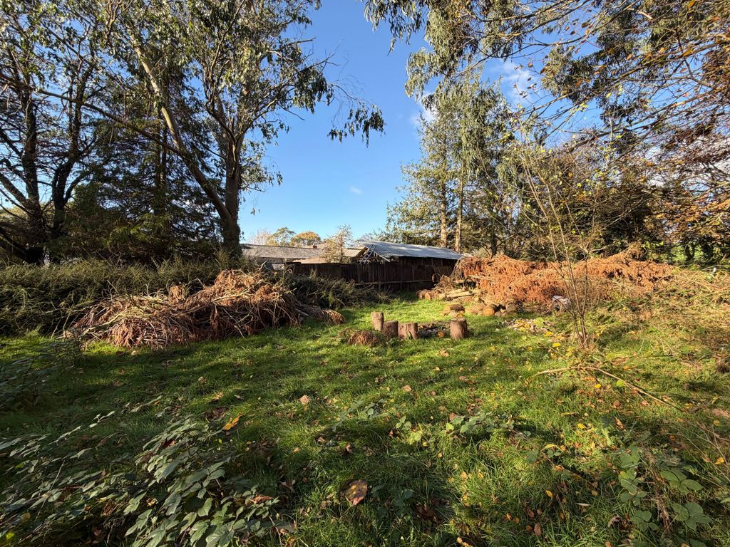 Property photo 2 of 5