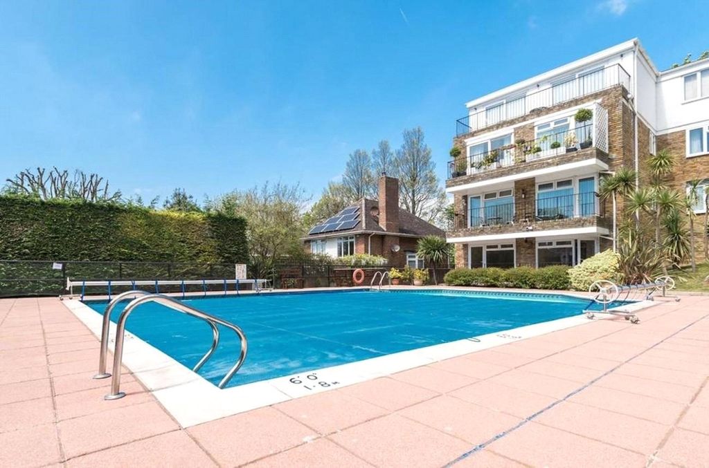 Property photo 3 of 16 Picture No. 18