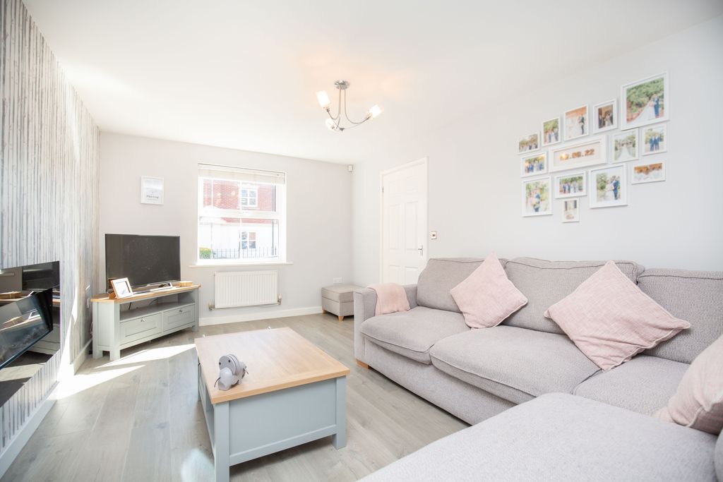 Property photo 3 of 27 B2