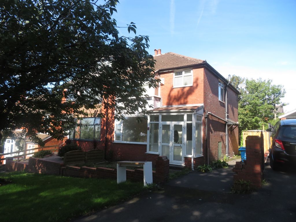 Property photo 1 of 10 External