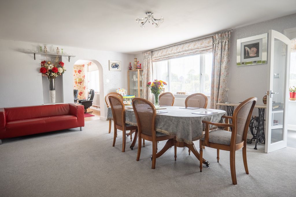 Property photo 2 of 26 Dining Room
