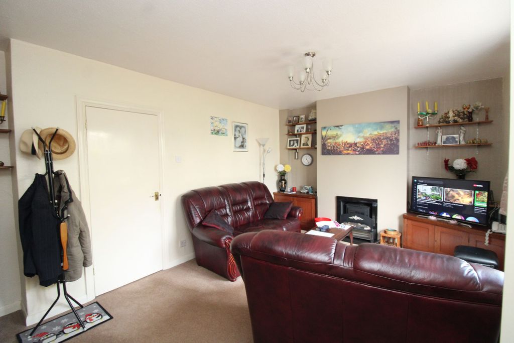 Property photo 3 of 12
