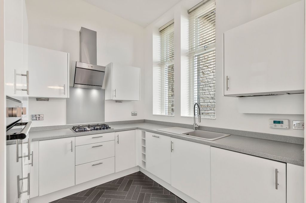 Property photo 2 of 12 Picture 2