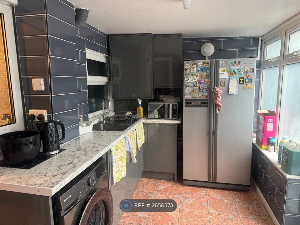 Property photo 2 of 15 Kitchen Photo 1