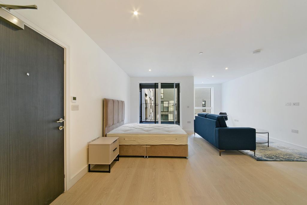 Property photo 2 of 7