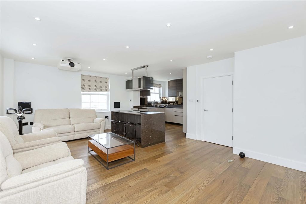 Property photo 3 of 14 Nautilus_5.Jpg