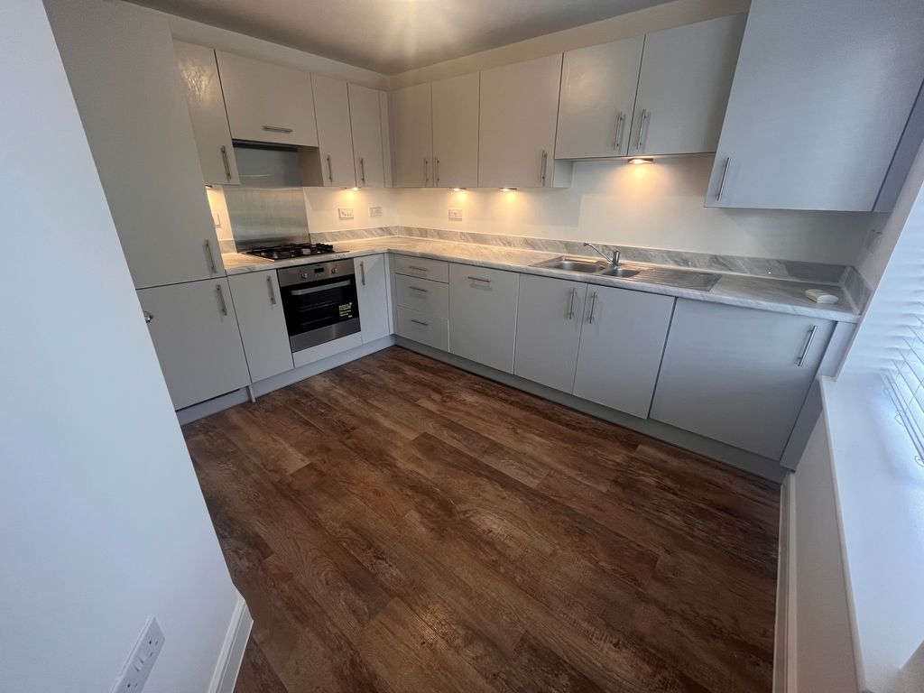 Property photo 3 of 14 Image