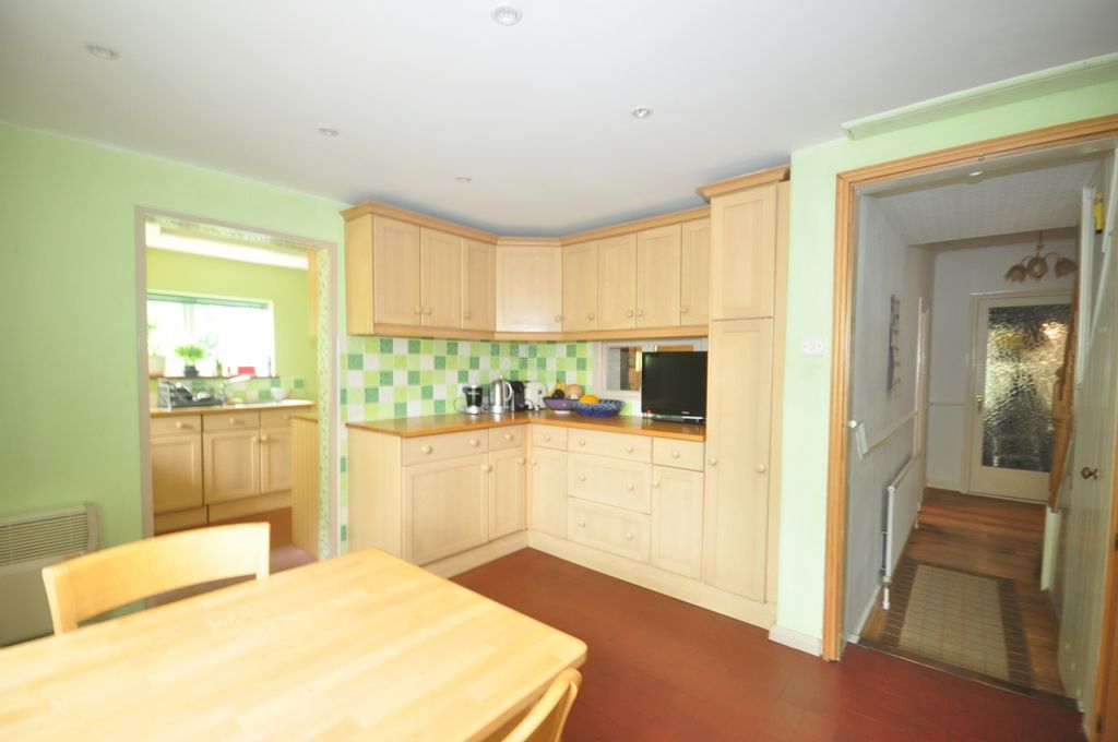 Property photo 3 of 13 Kitchen