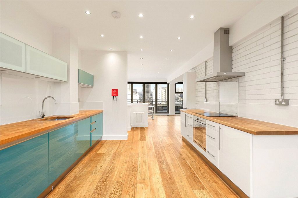 Property photo 1 of 17 Picture No. 14