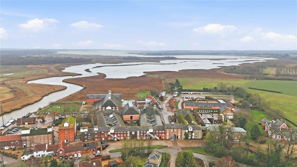 Property photo 2 of 15 River