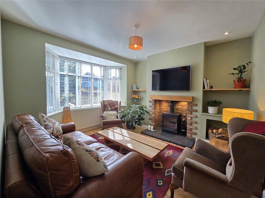 Property photo 2 of 24 Lounge