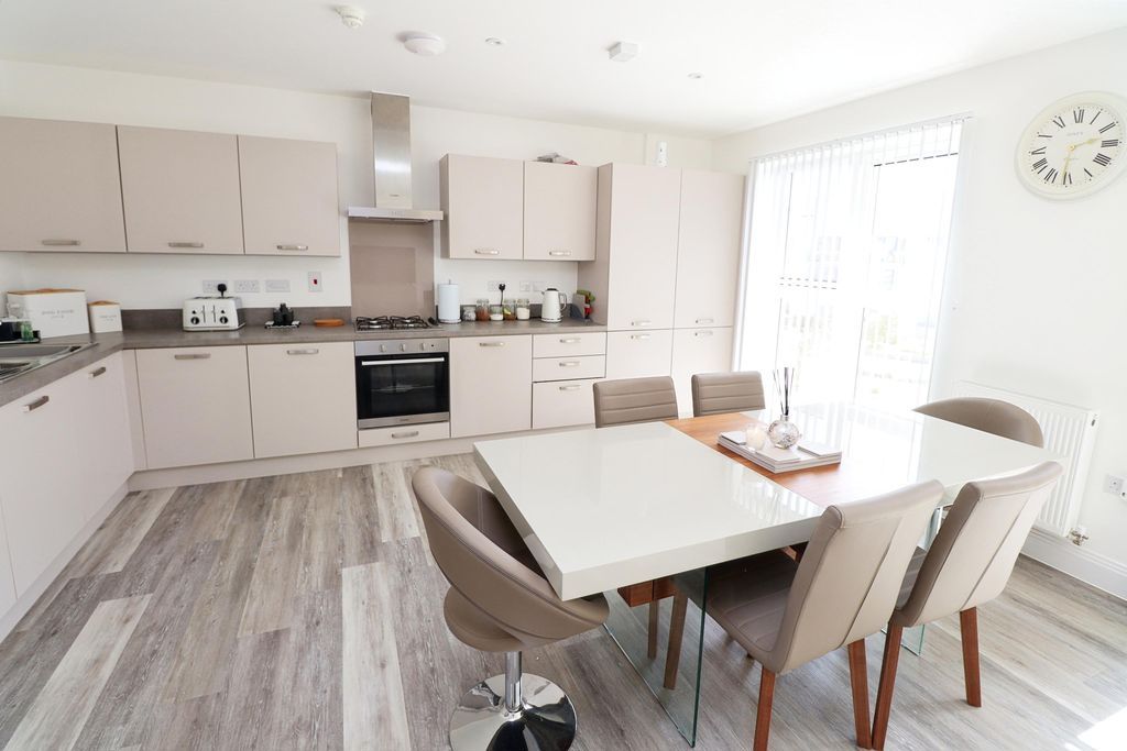 Property photo 3 of 33 The Shipyard