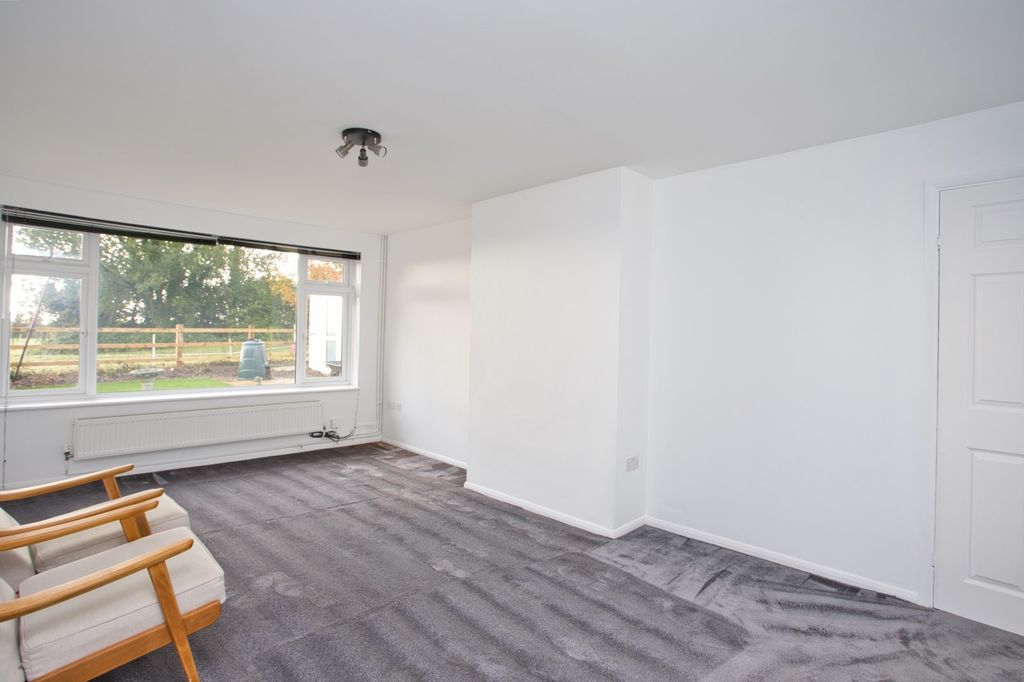 Property photo 2 of 8 Picture 2