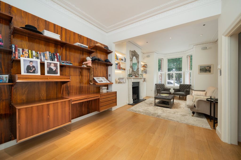 Property photo 3 of 12