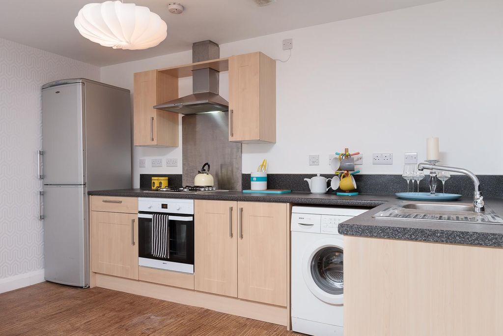 Property photo 2 of 6