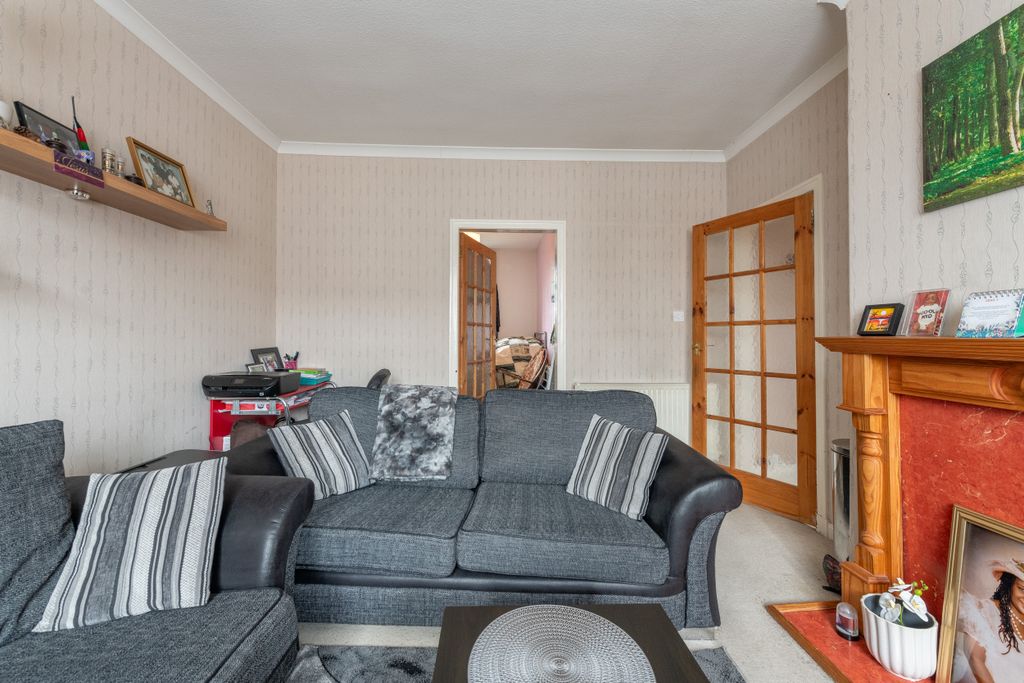 Property photo 3 of 23