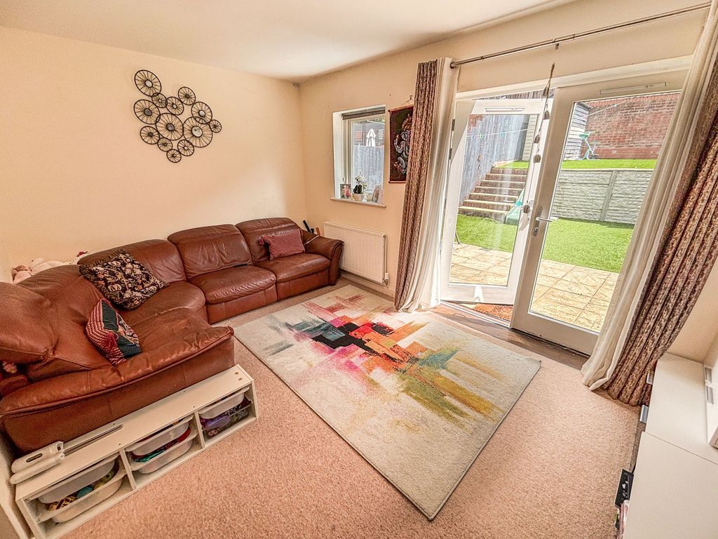 Property photo 2 of 11