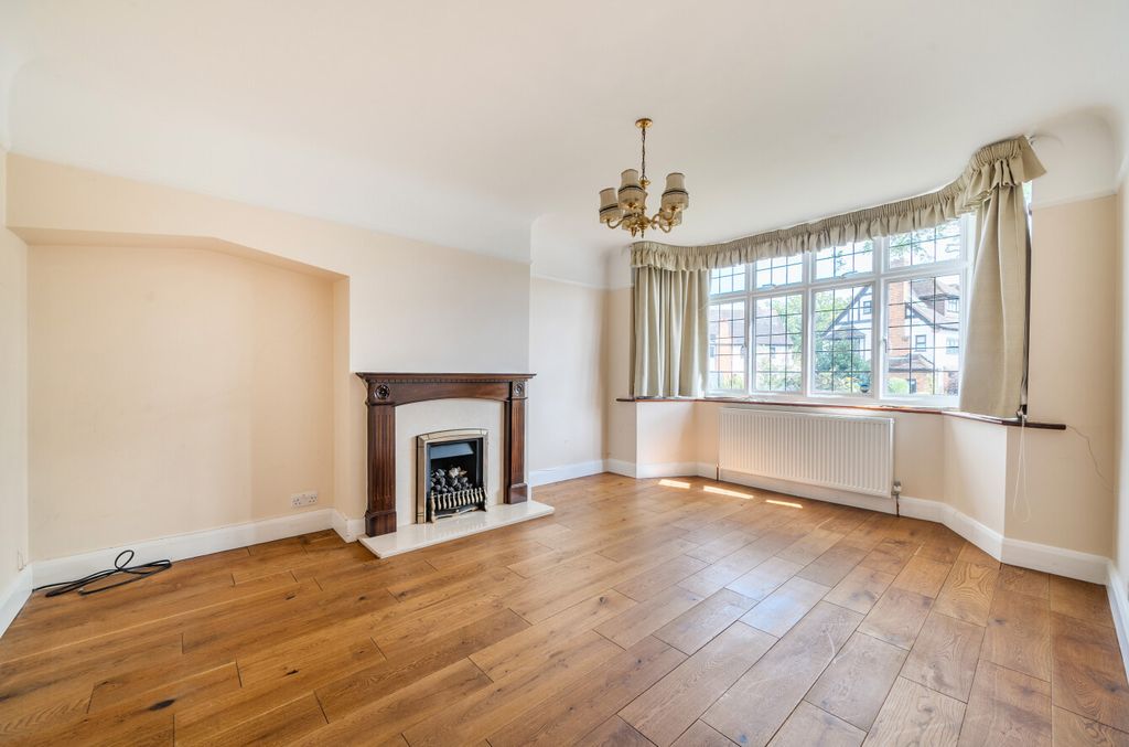 Property photo 3 of 16 1348368-3-68B97d0...