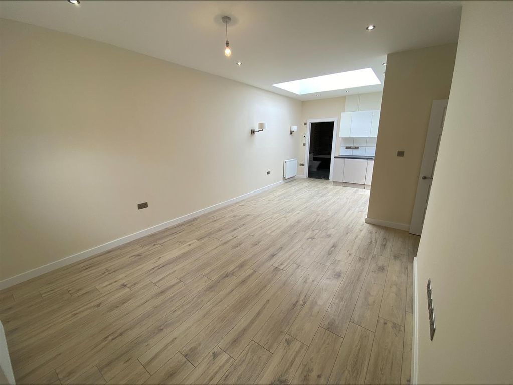 Property photo 2 of 10 9.Jpeg