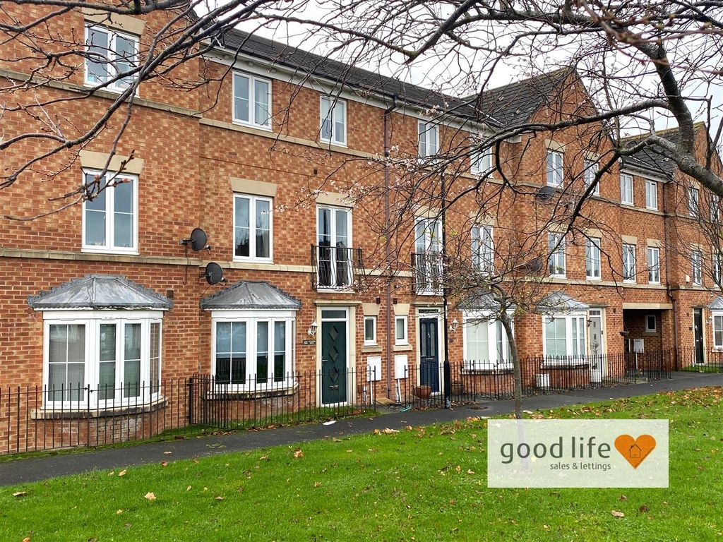 Property photo 1 of 19 20251115_111350636_Ios122Aylesfordmews.Jpg