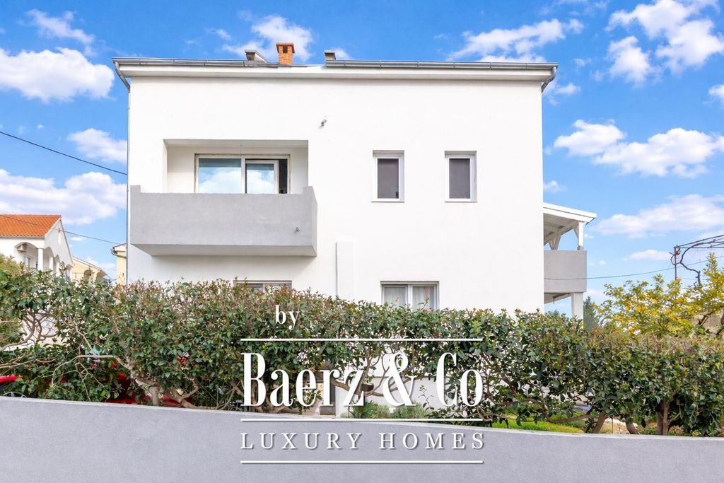 Property photo 3 of 35