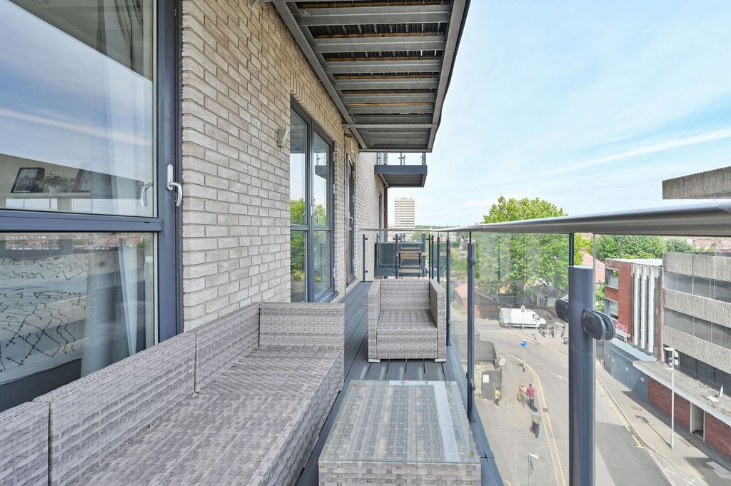 Property photo 3 of 13