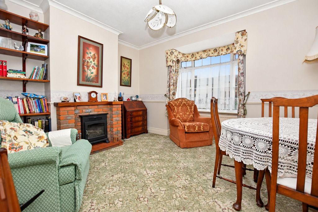 Property photo 2 of 21 Picture No. 27