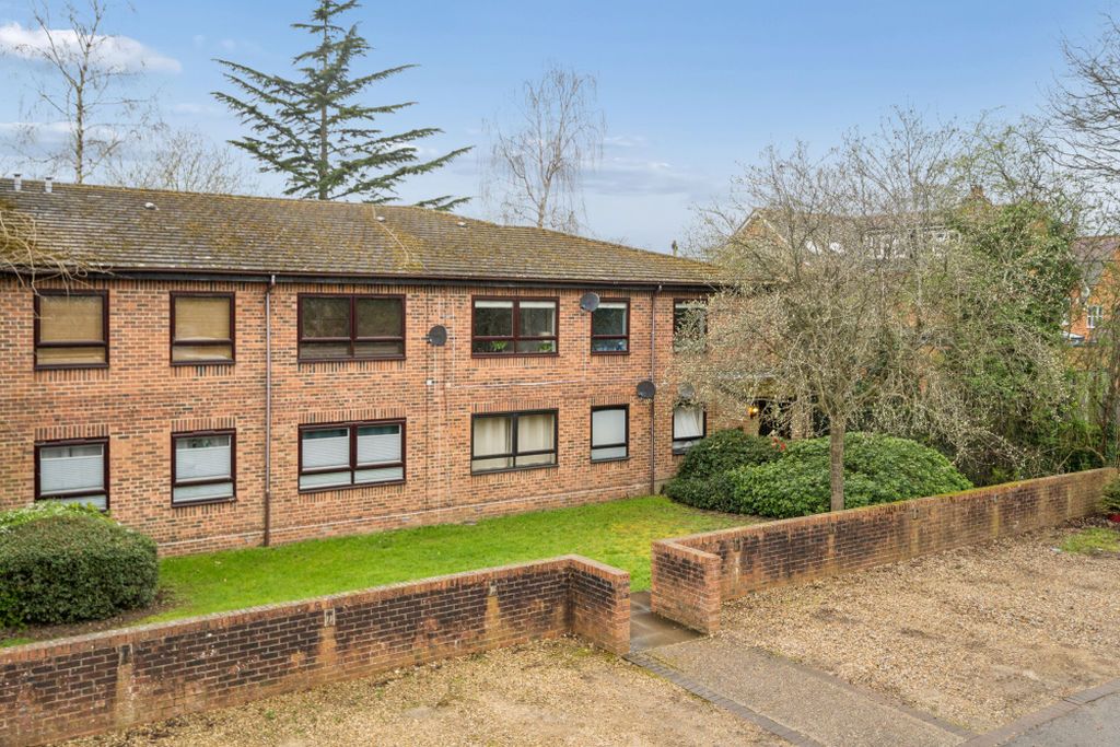 Property photo 1 of 9 Photo 6