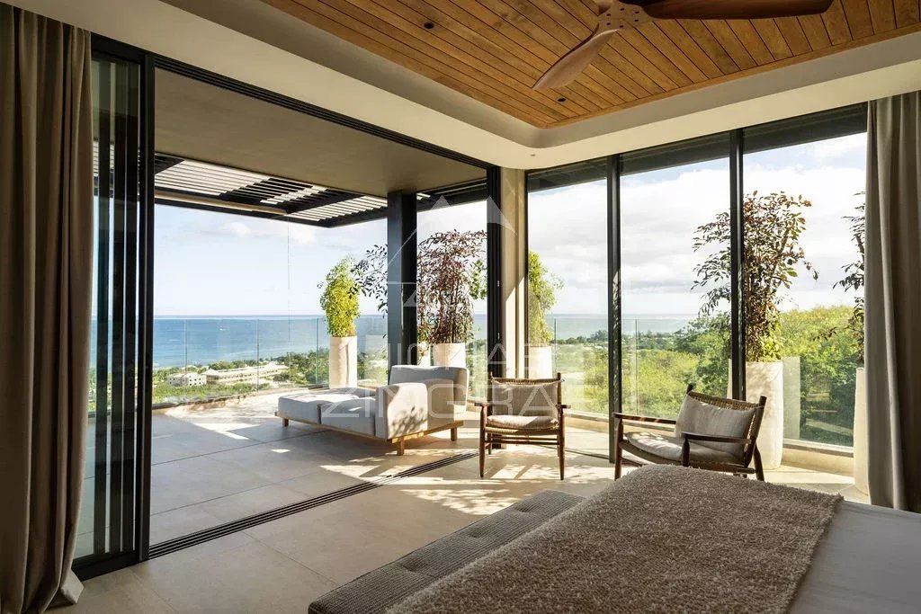 Property photo 2 of 34