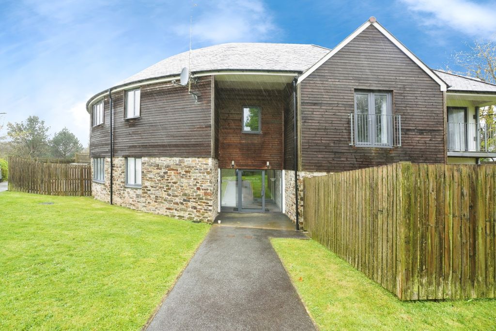 Property photo 2 of 17 Photo