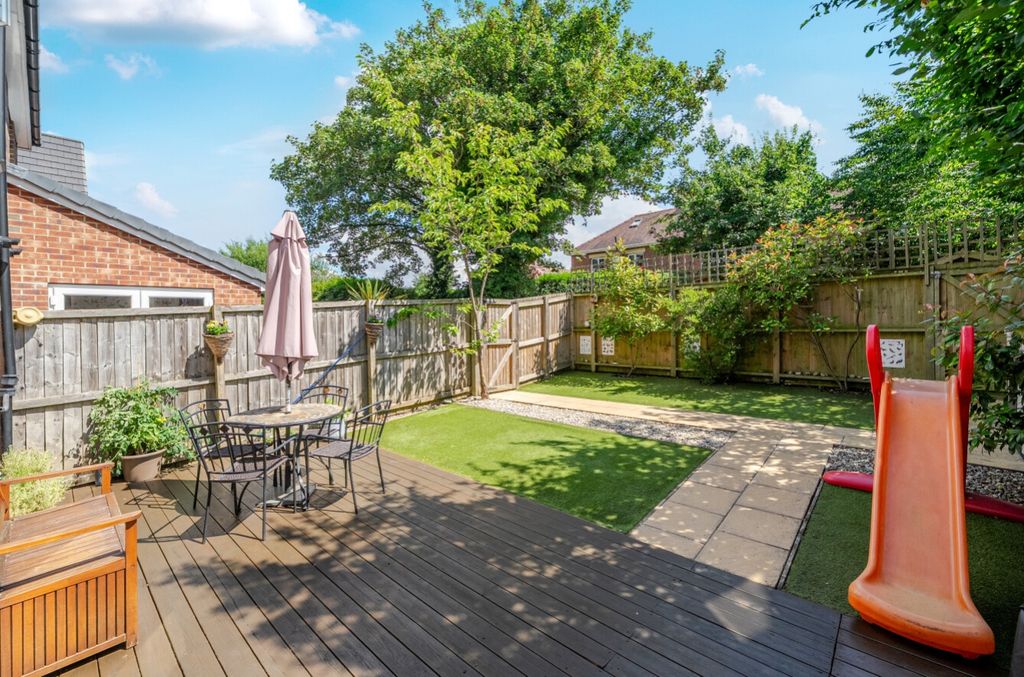 Property photo 2 of 19 Ewemove Knaresborough Garden