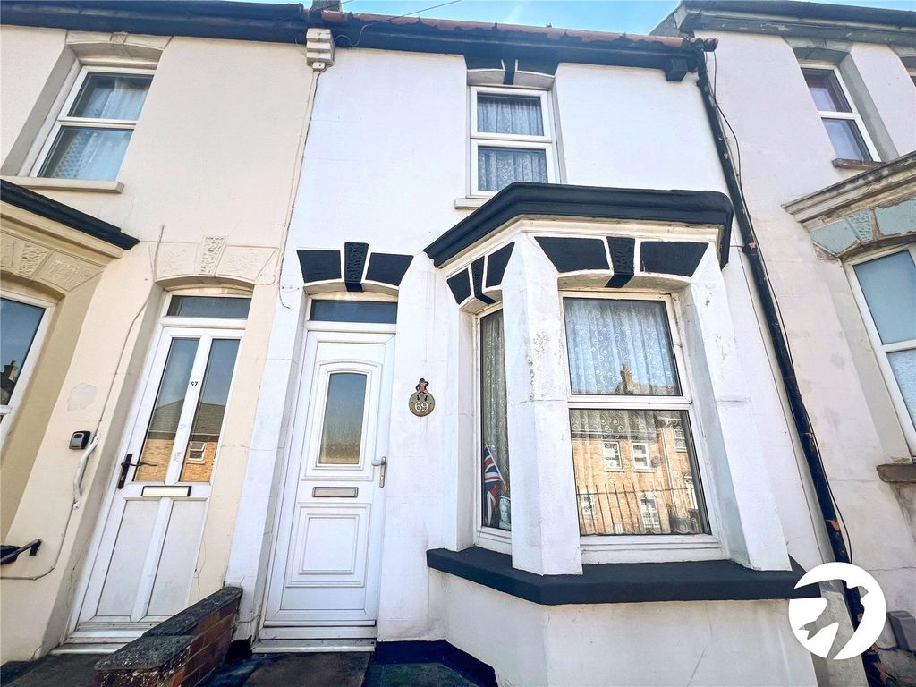 Property photo 1 of 11 Front
