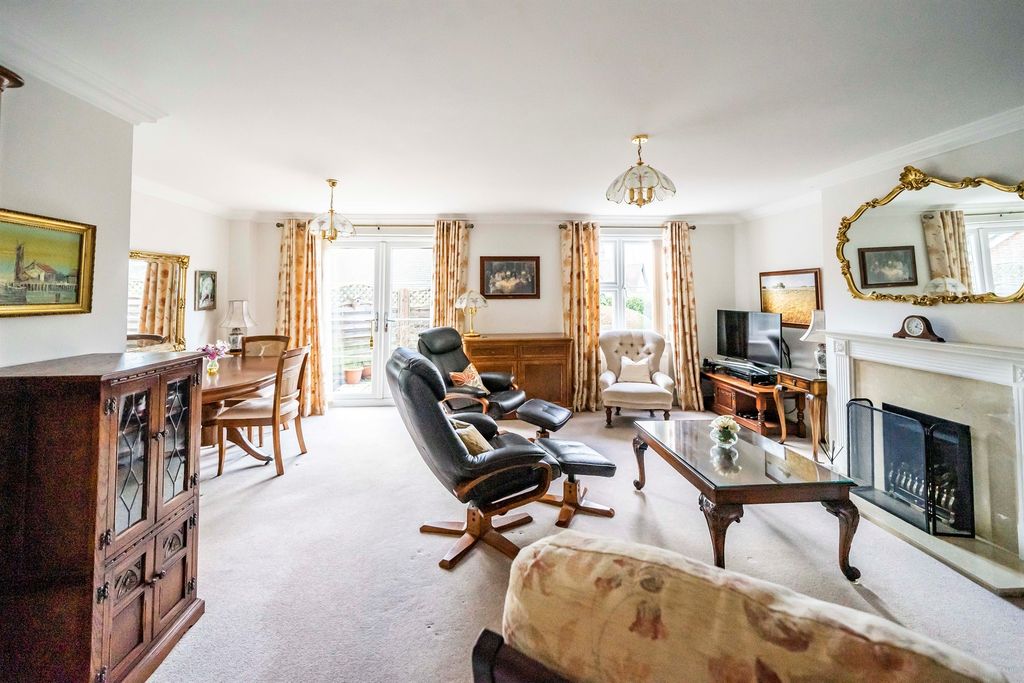 Property photo 3 of 24