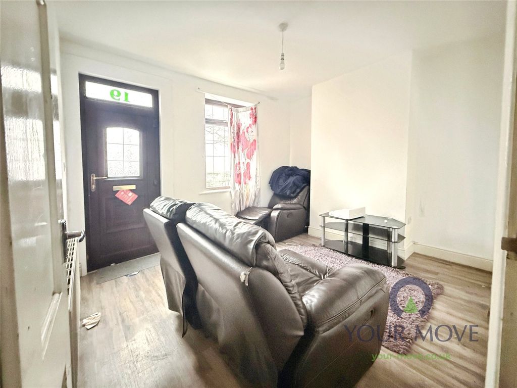 Property photo 2 of 8 Picture No. 15