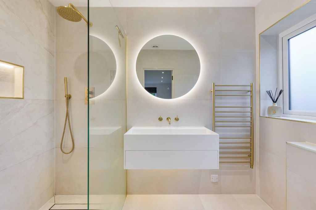 Additional image 15 of 6 bed property for saleHazelwood Lane, Chipstead, Coulsdon CR5