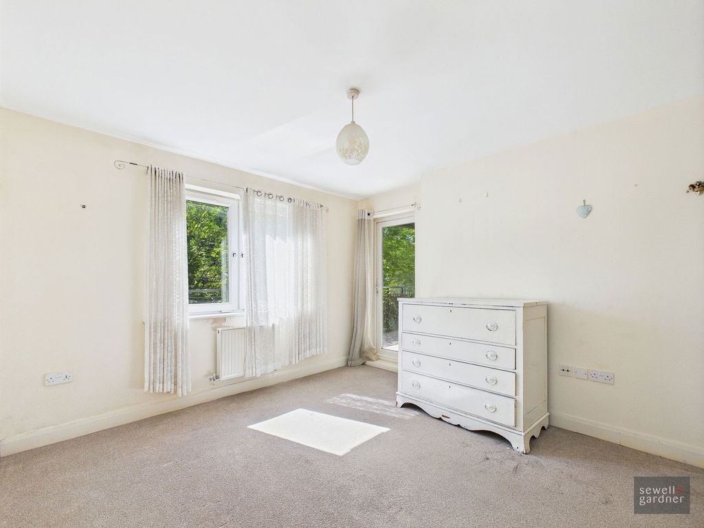Property photo 3 of 8