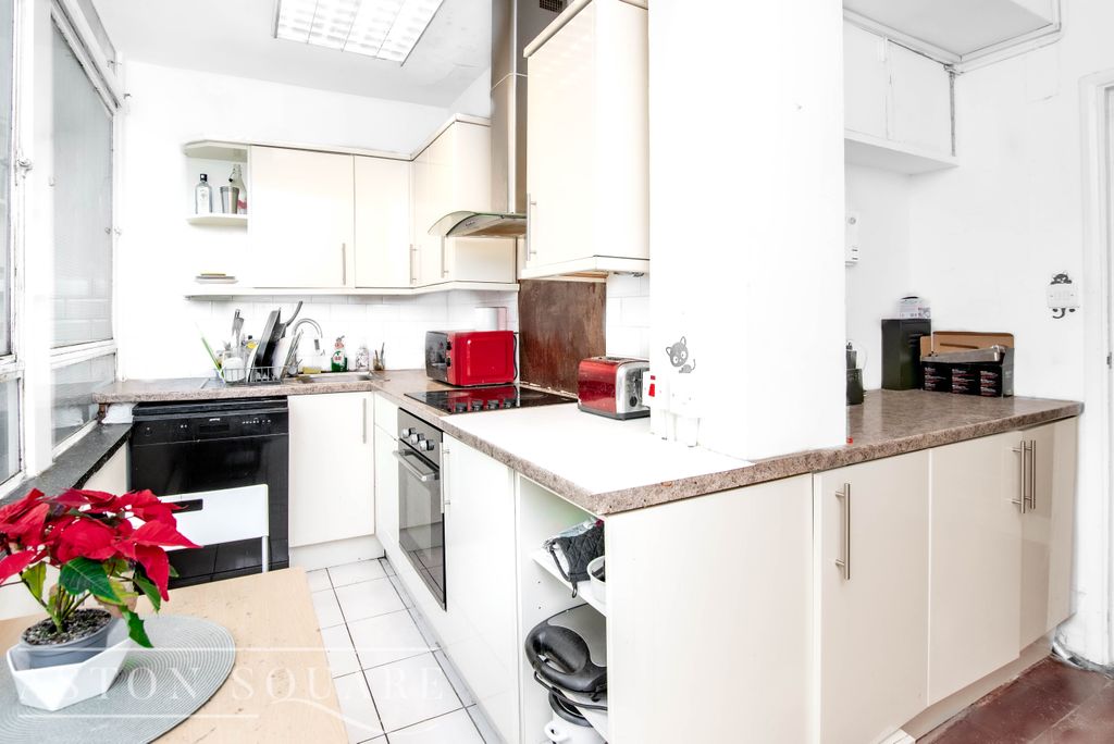 Property photo 2 of 4