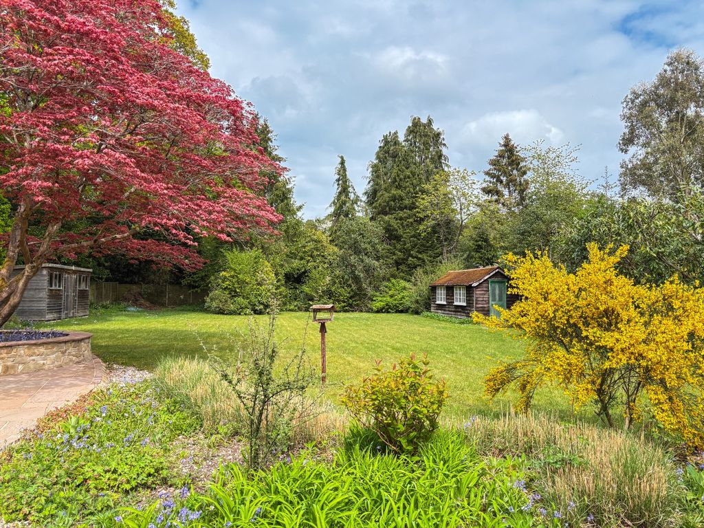 Property photo 2 of 25 3960348