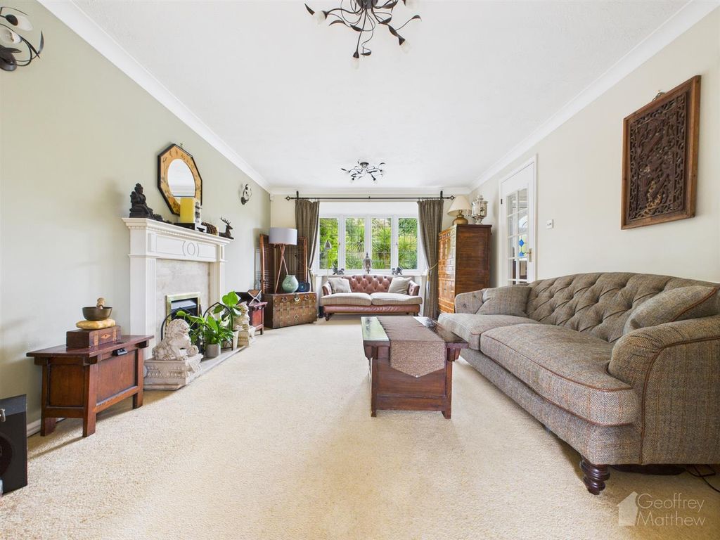 Property photo 3 of 34 Cam02365G0-Pr0298-Still014.Jpg