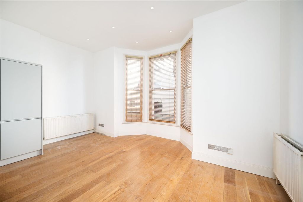 Property photo 1 of 8 P02.Jpg