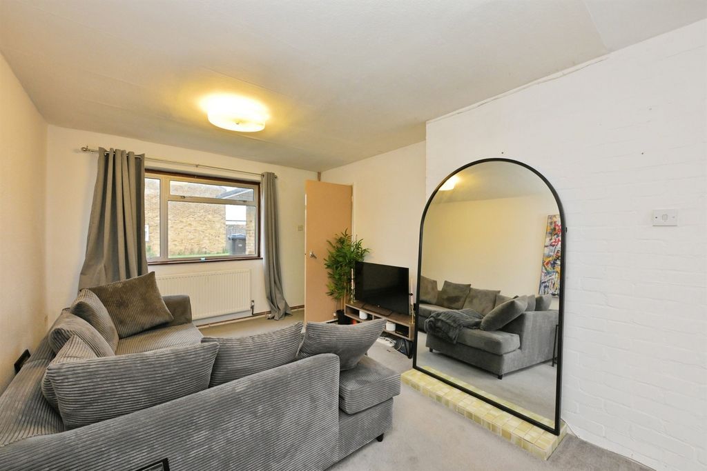 Property photo 2 of 18 Image