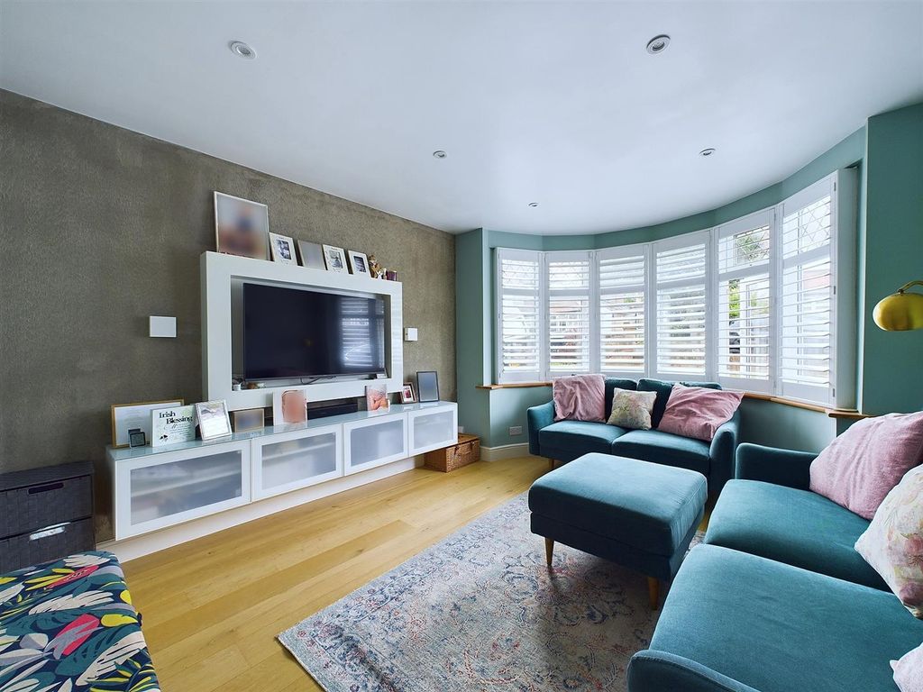 Property photo 2 of 20 Cam02885G0-Pr0178-Still002.Jpg