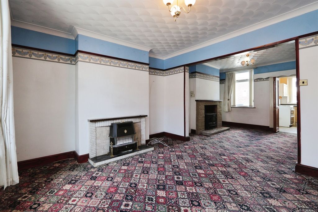 Property photo 3 of 17