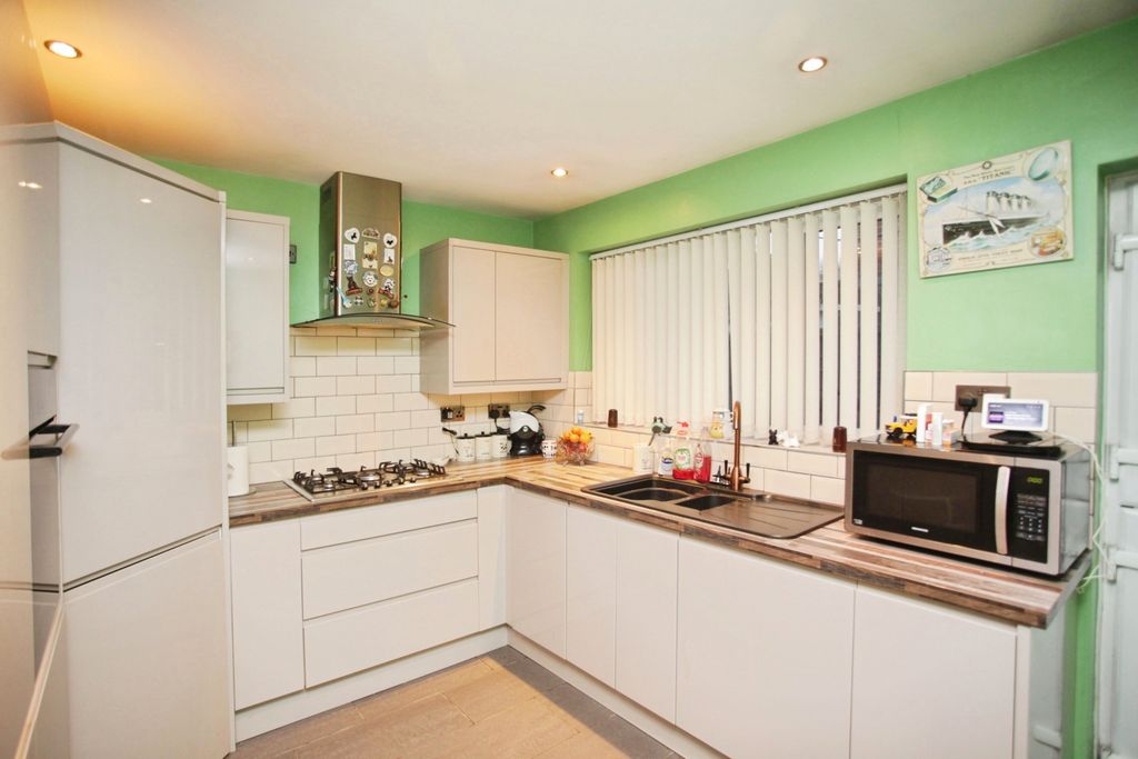Property photo 2 of 15