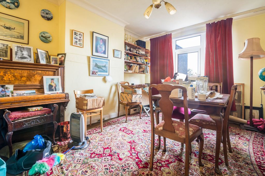 Property photo 2 of 19