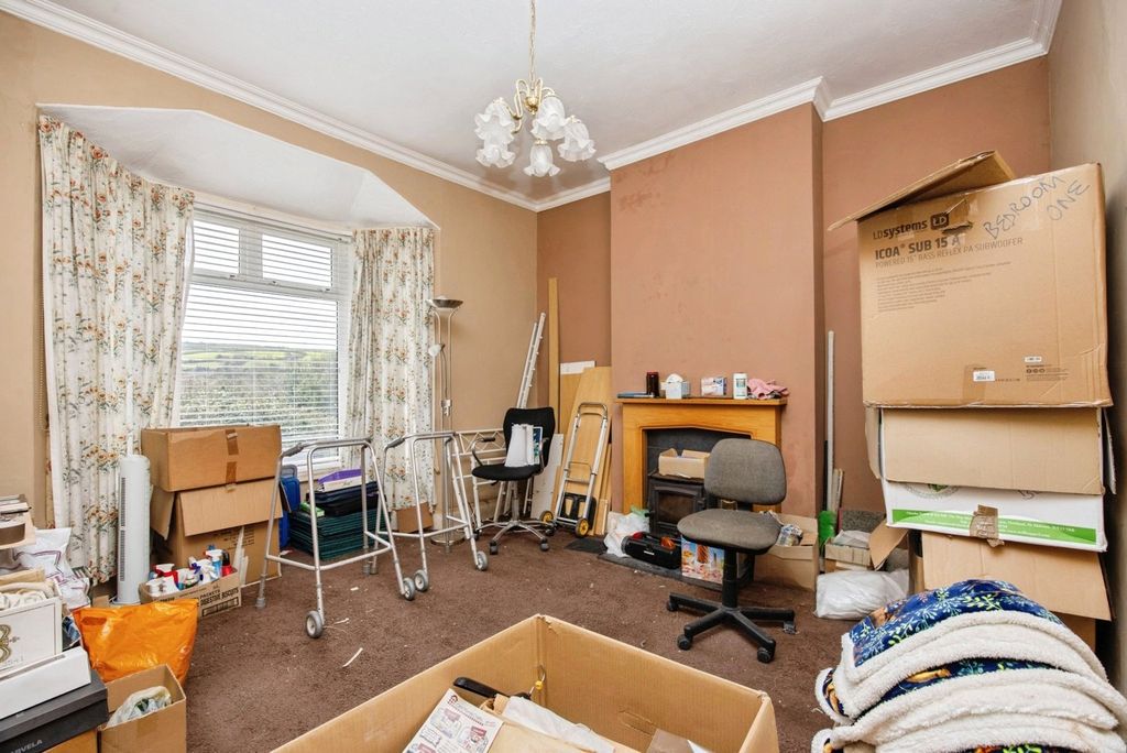 Property photo 2 of 17 Photo