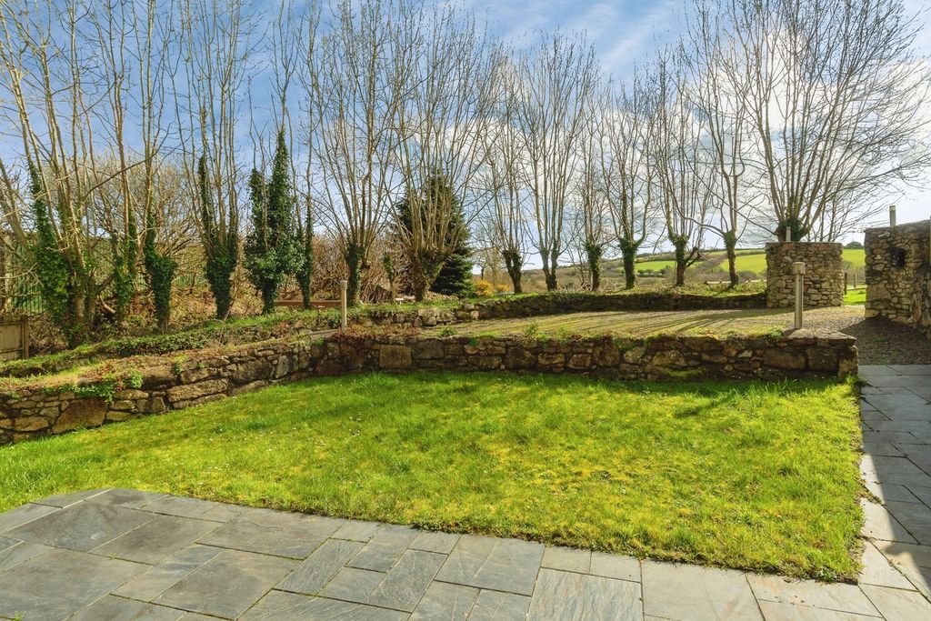 Property photo 2 of 20 Pbox-Img.Jpg